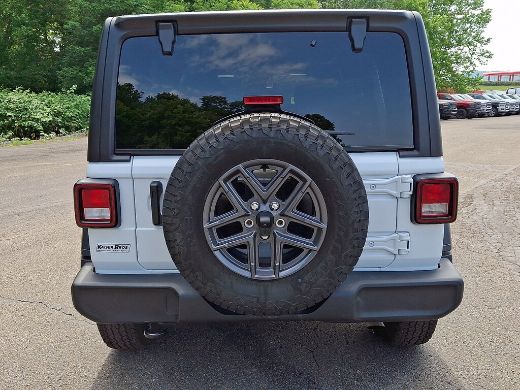 New 2026 Jeep Wrangler 4-DOOR SPORT S Sport Utility