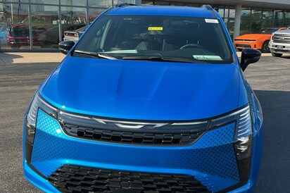 2027 Chrysler Pacifica SELECT AWD Passenger Van