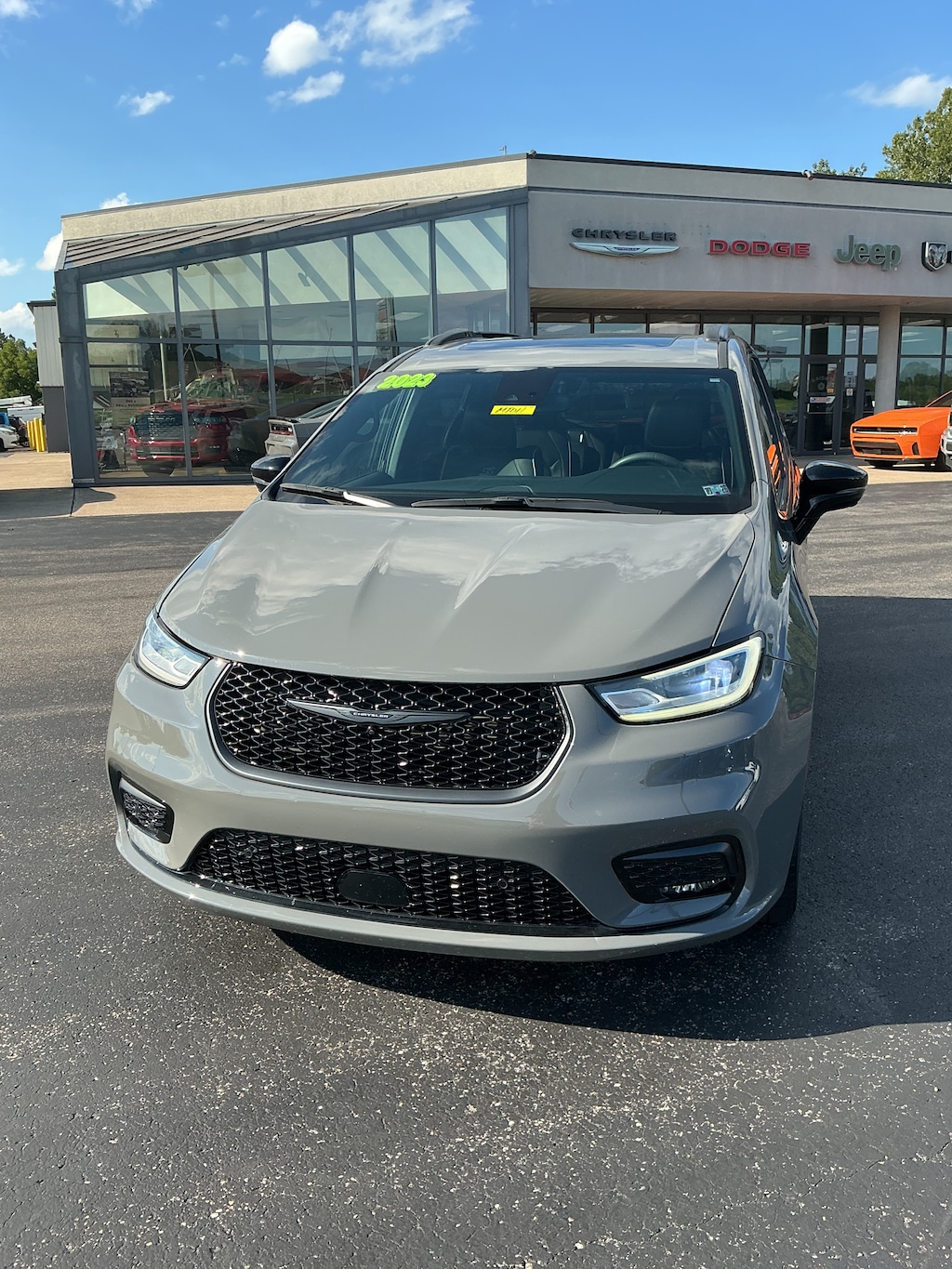 Used 2023 Chrysler Pacifica Limited Limited AWD
