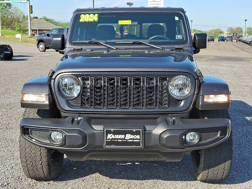 Used 2024 Jeep Gladiator Nighthawk Nighthawk 4x4