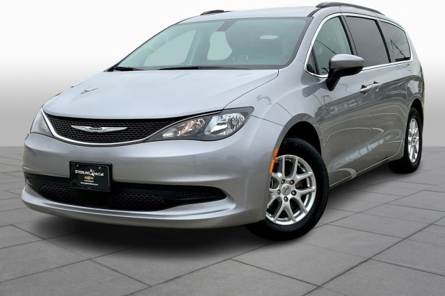 2021 Chrysler Voyager's photo