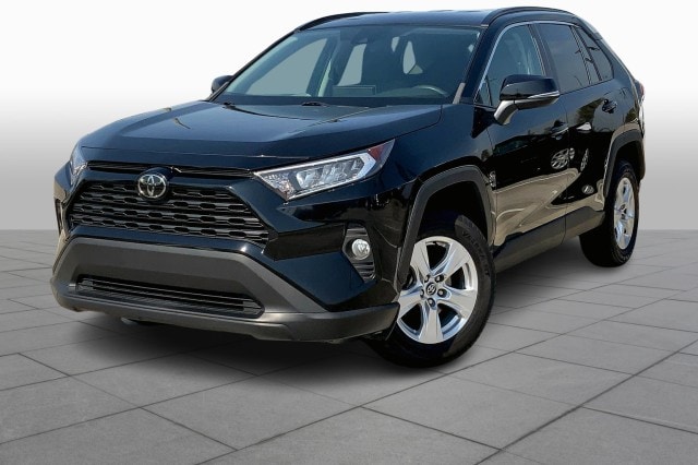 2020 Toyota RAV4 XLE's photo