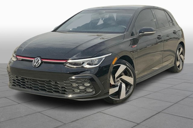 2022 Volkswagen Golf GTI SE's photo