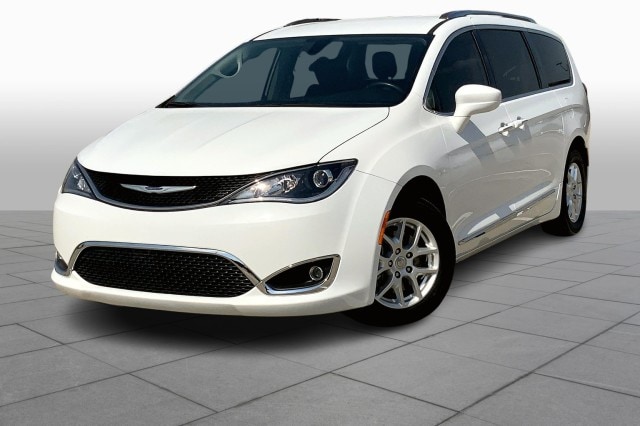 2020 Chrysler Pacifica Touring L's photo