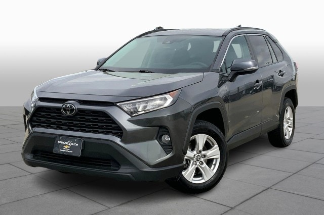 2020 Toyota RAV4 XLE's photo