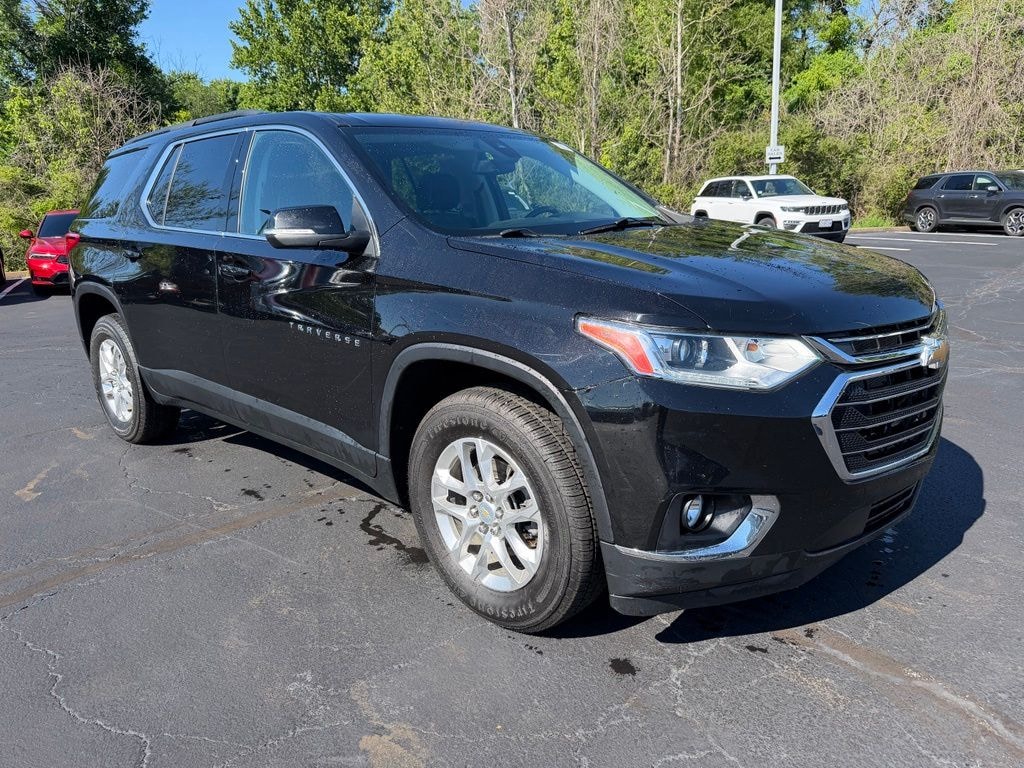 Used 2021 Chevrolet Traverse LT Cloth w/1LT SUV