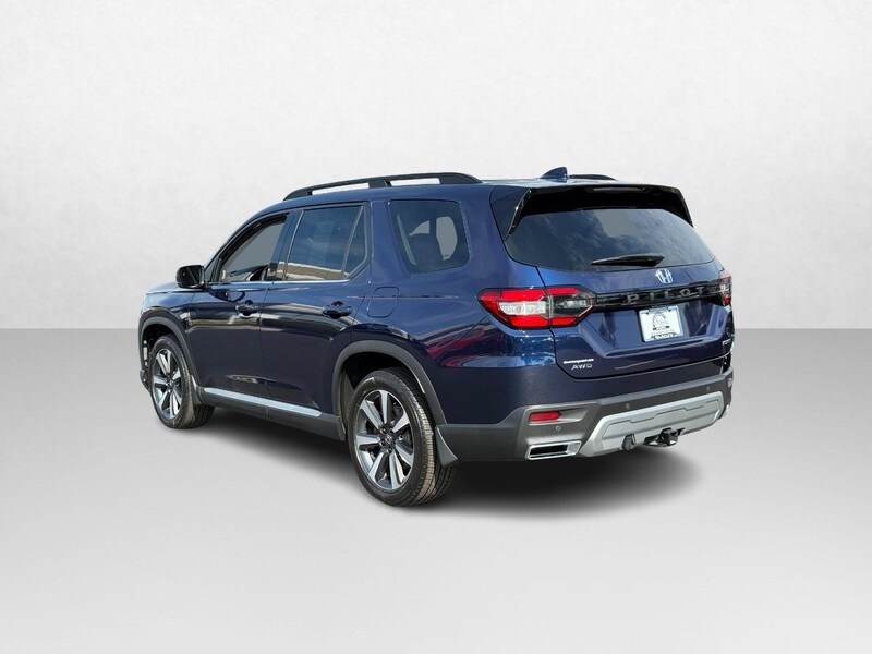2024 Honda Pilot Touring photo 3