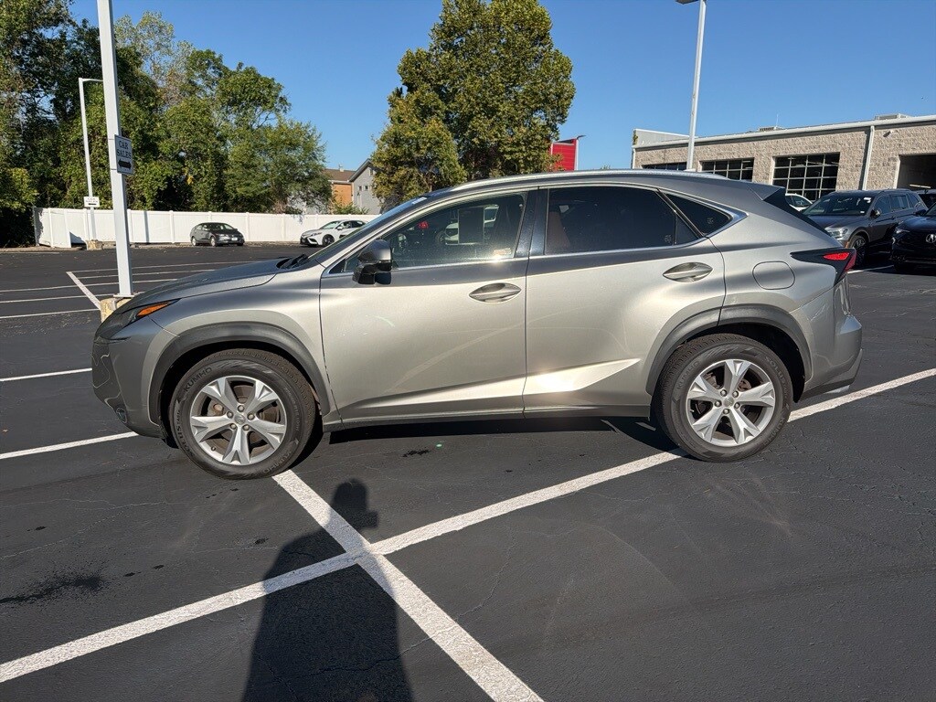 2017 Lexus NX 200t Luxury photo 2
