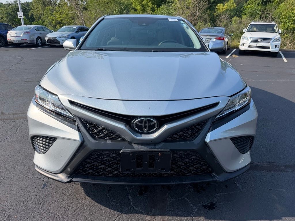 Used 2018 Toyota Camry SE with VIN 4T1B11HK0JU144073 for sale in Manchester, MO