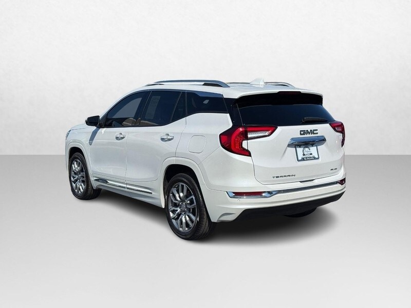 2024 Gmc Terrain Denali photo 3
