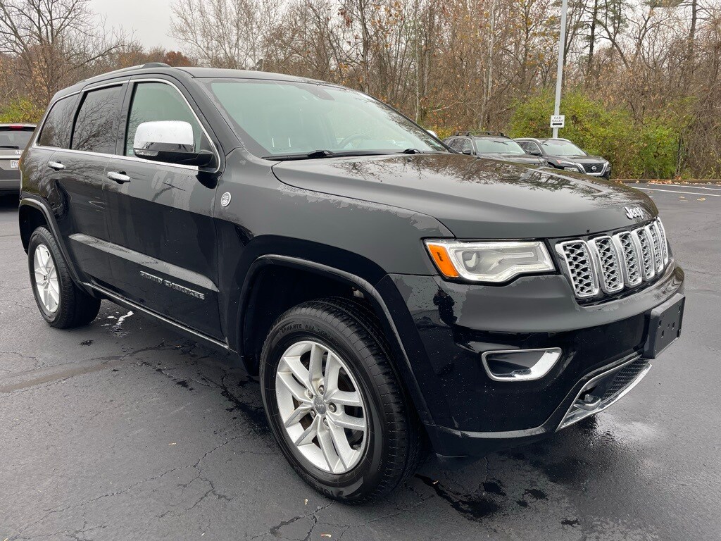 2017 Jeep Grand Cherokee Overland photo 2