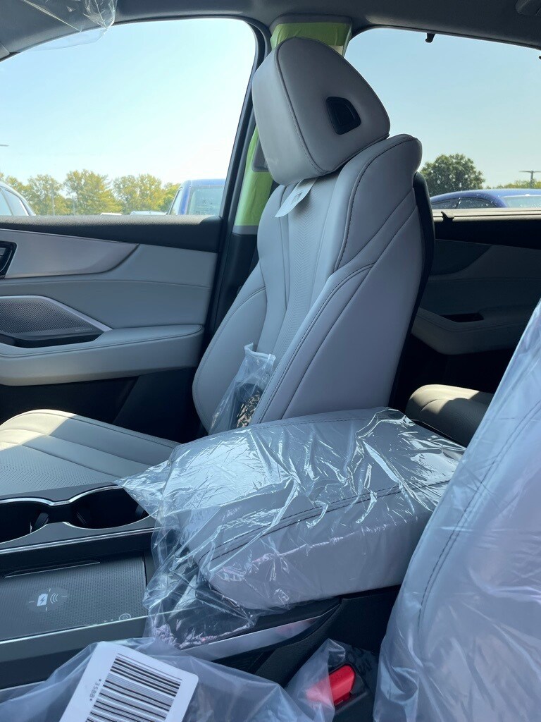 2026 Acura MDX Technology SH-AWD photo 2