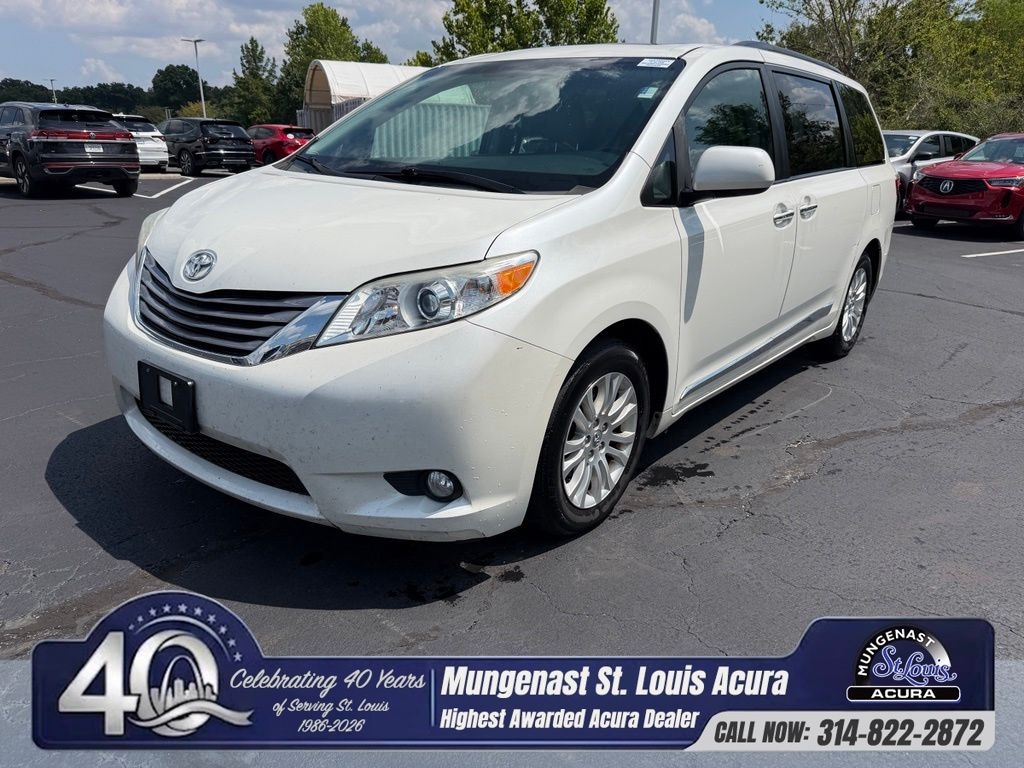 Used 2017 Toyota Sienna XLE Premium 8 Passenger Van