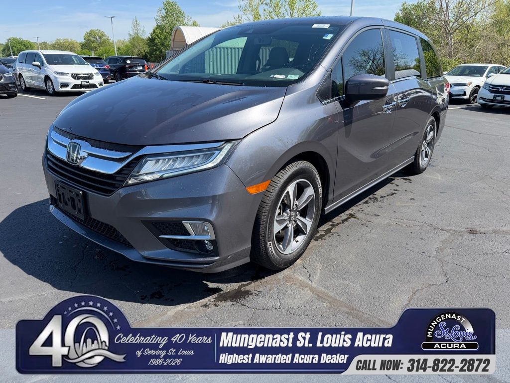 2018 Honda Odyssey Touring's photo