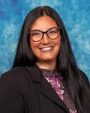 Staff member Karen Cosma from ID_98bcca