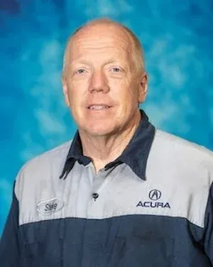 Staff member Steve Moss from ID_fdc0c0