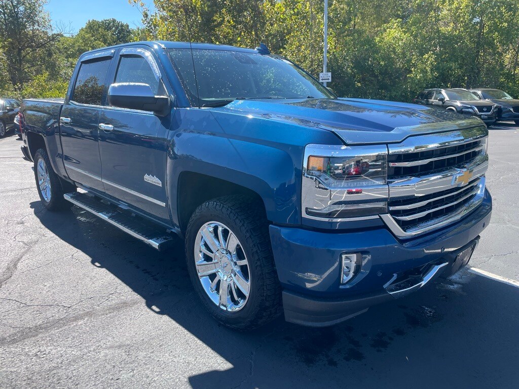 2018 Chevrolet Silverado 1500 High Country photo 3