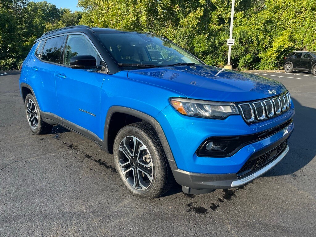 2022 Jeep Compass Limited photo 2