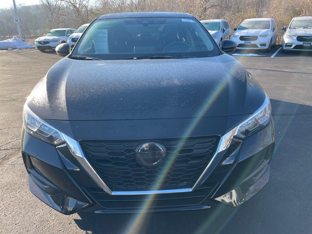 2022 Nissan Sentra SV photo 2