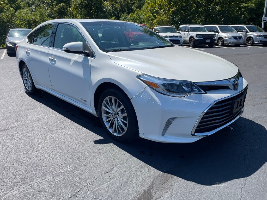2016 Toyota Avalon Hybrid Limited photo 3