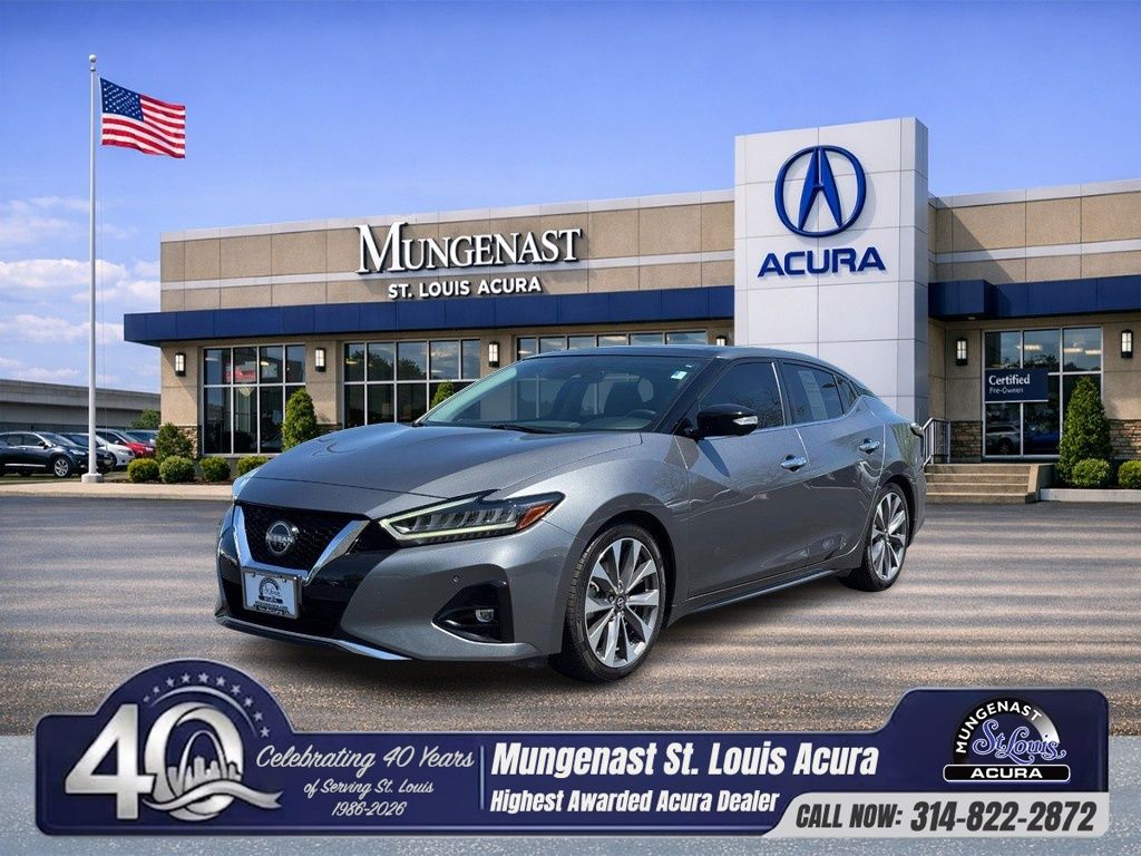 2023 Nissan Maxima Platinum's photo