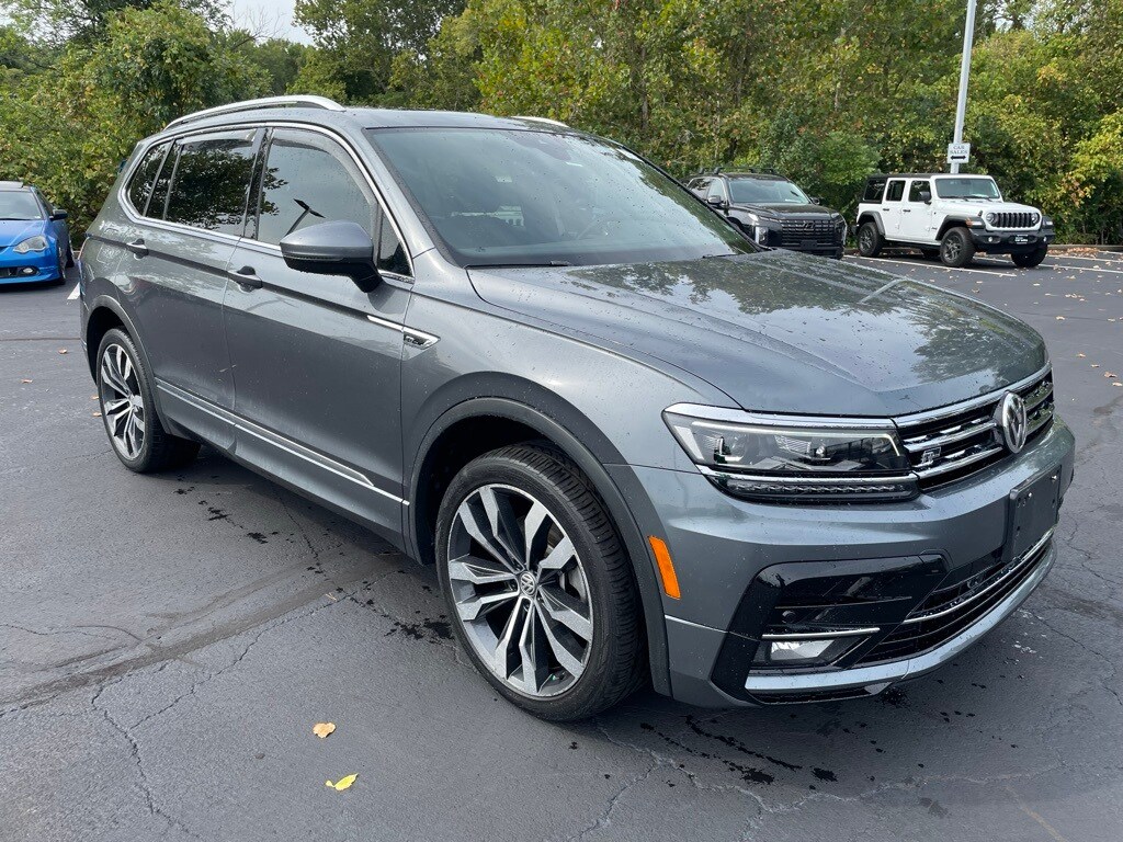 2019 Volkswagen Tiguan SEL Premium photo 3
