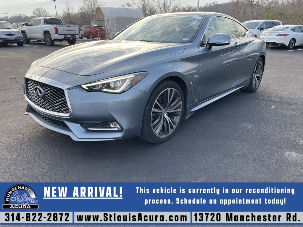 2017 INFINITI Q60 Coupe Premium's photo