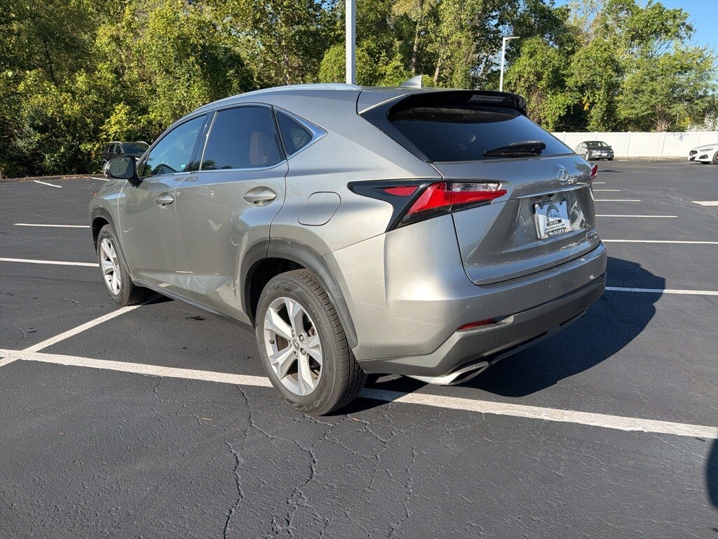 2017 Lexus NX 200t Luxury photo 3