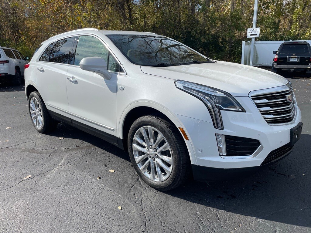 2019 Cadillac XT5 Premium Luxury photo 3