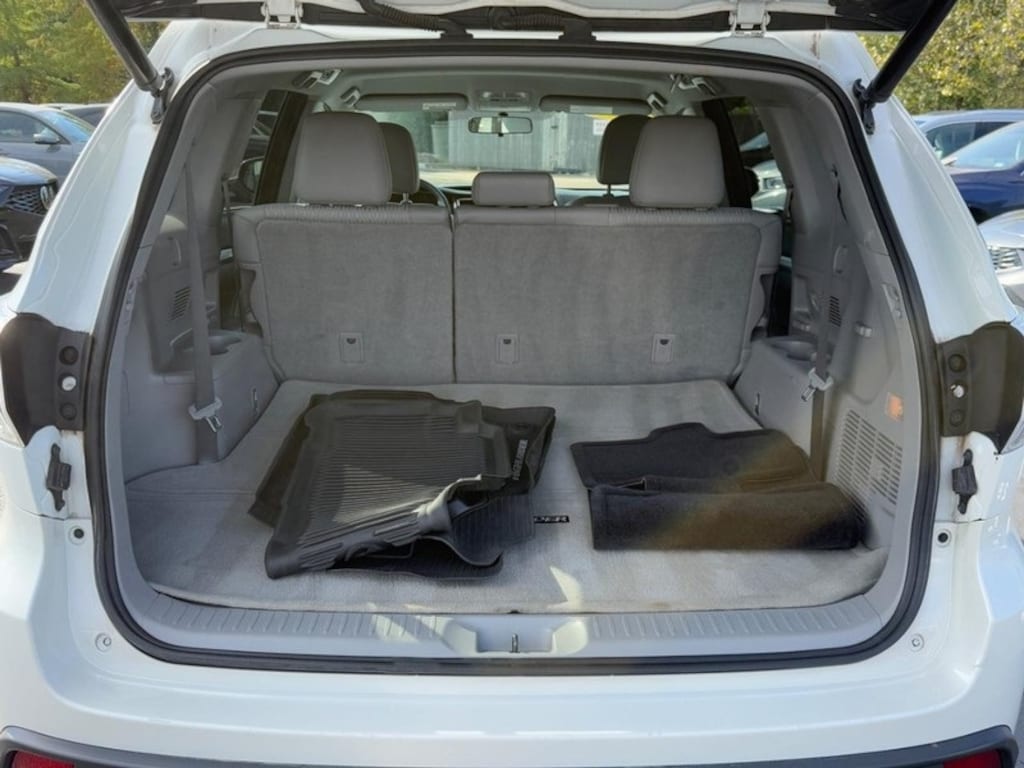 Used 2016 Toyota Highlander SUV