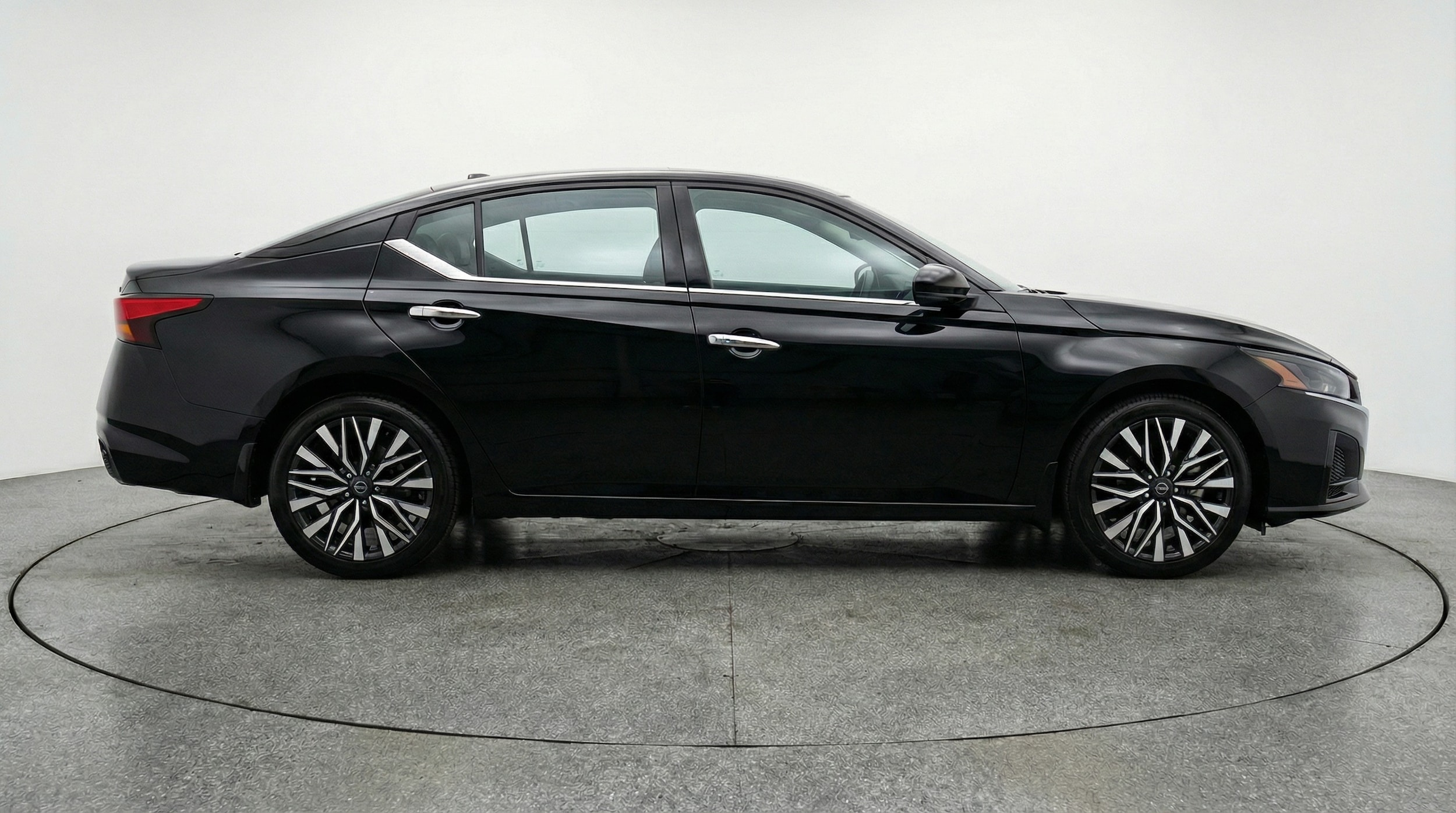 Thumbnail: 2025 Nissan Altima - 8