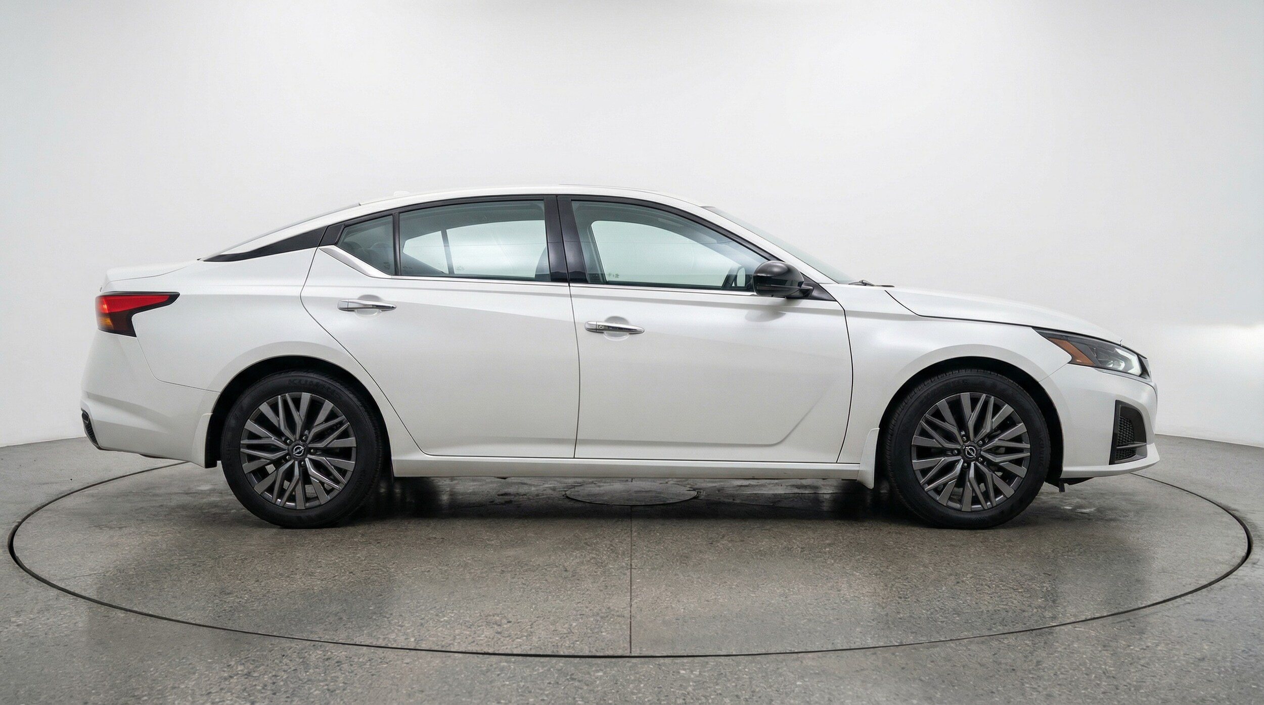 Thumbnail: 2025 Nissan Altima - 8