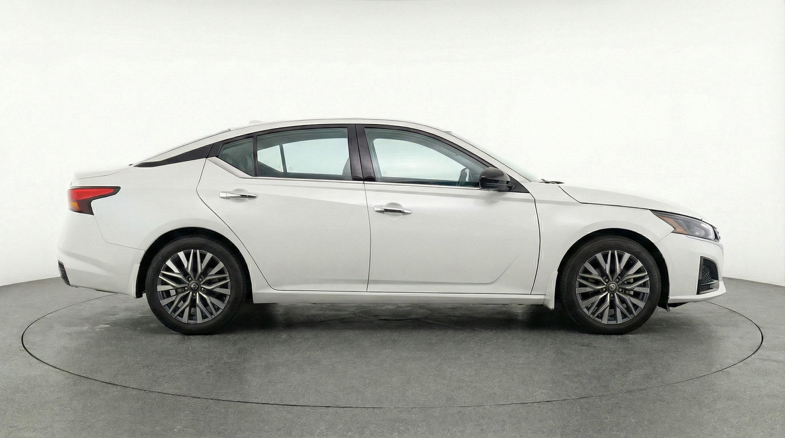 Thumbnail: 2025 Nissan Altima - 8