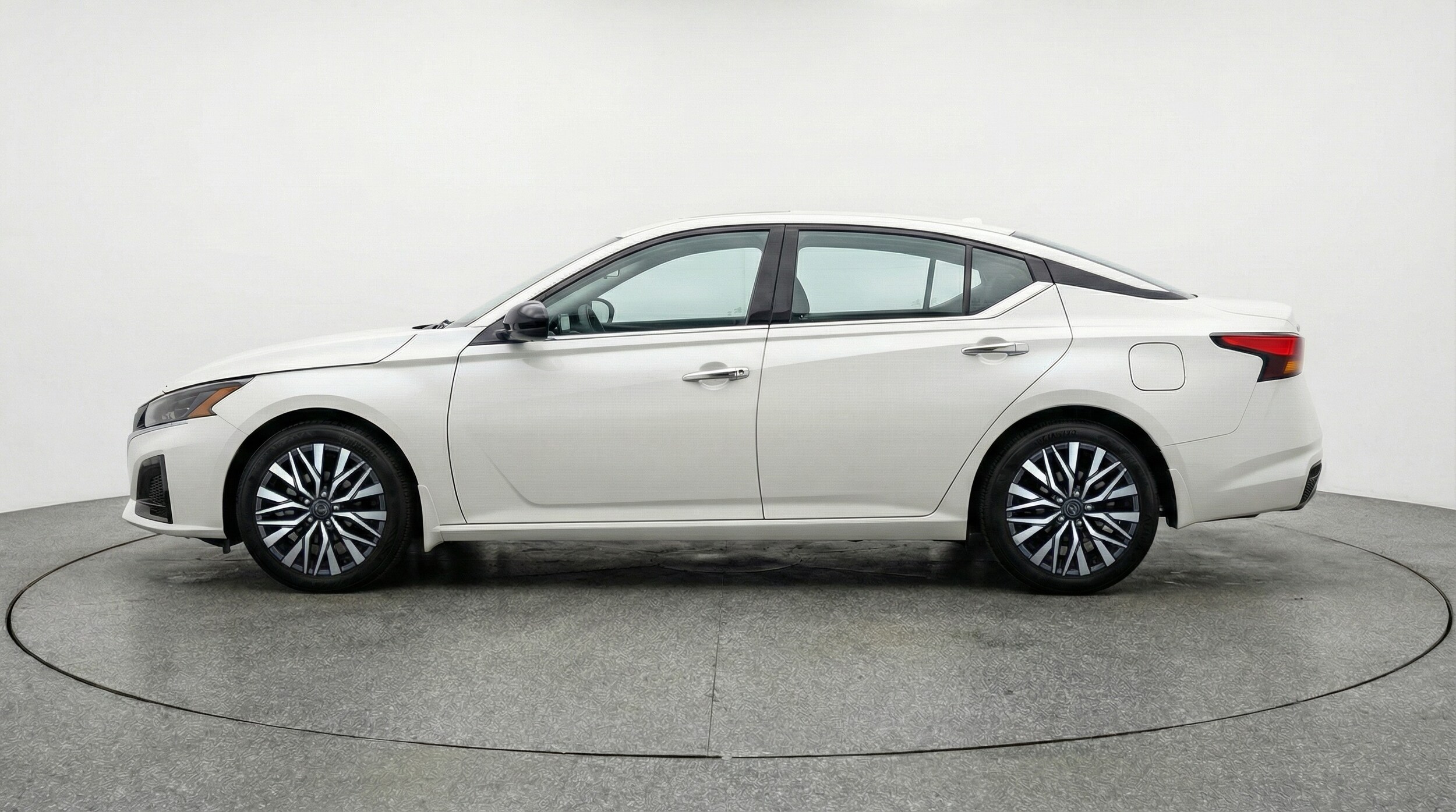 Thumbnail: 2025 Nissan Altima - 4