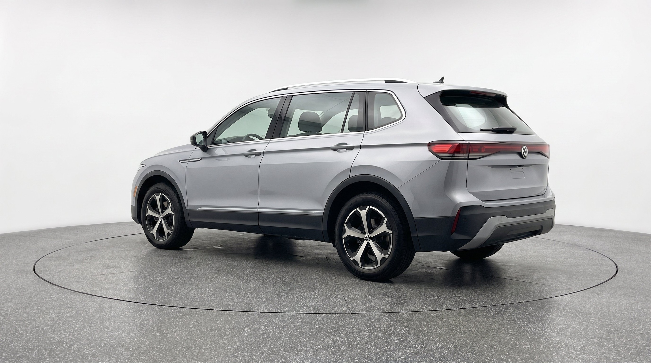 Thumbnail: 2026 Volkswagen Tiguan - 6