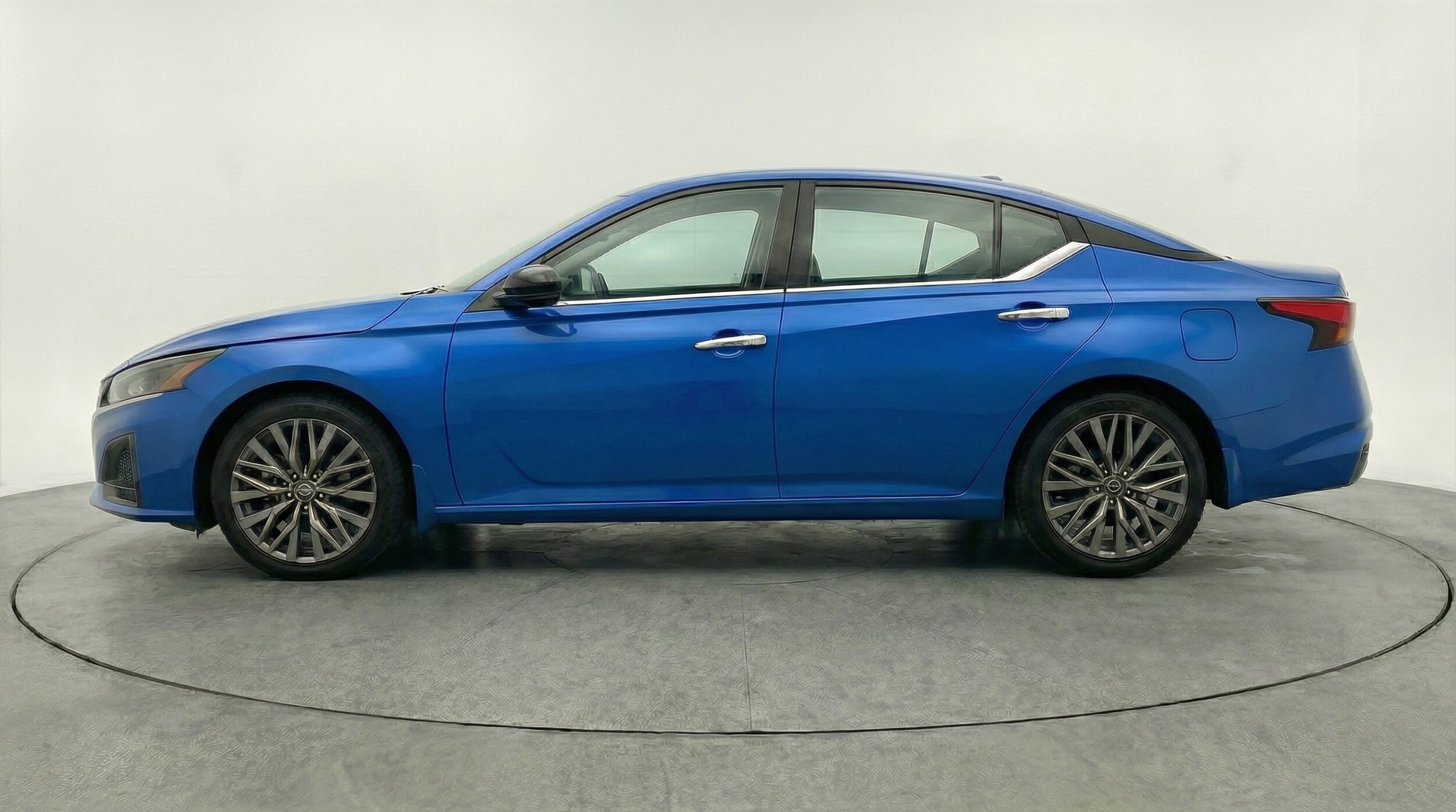 Thumbnail: 2025 Nissan Altima - 4