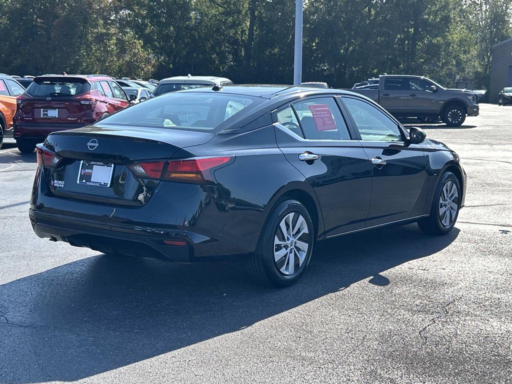 2025 Nissan Altima 2.5 S photo 2