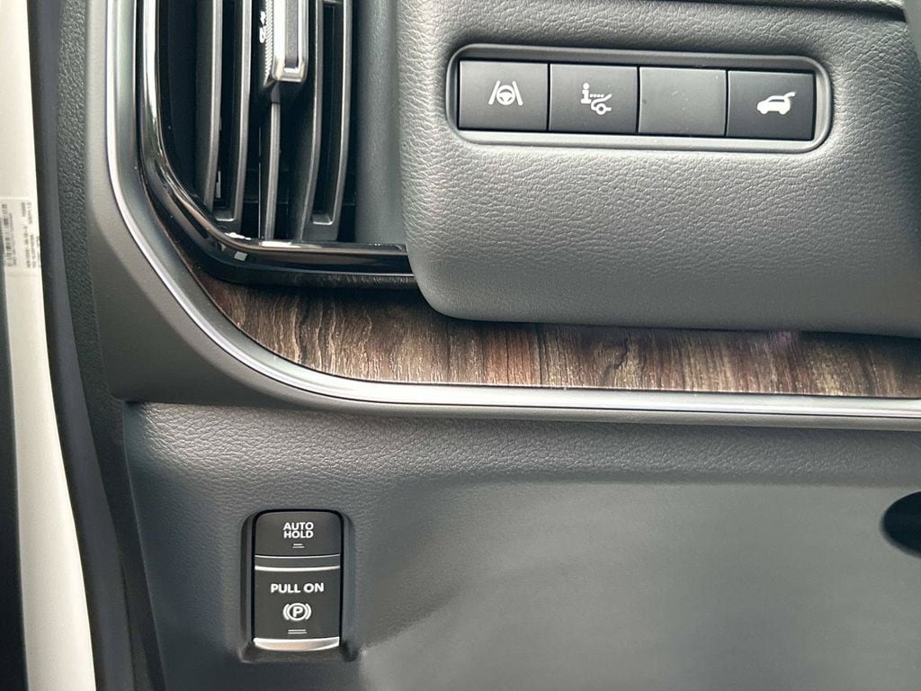 2026 Nissan Armada SL - Photo 30