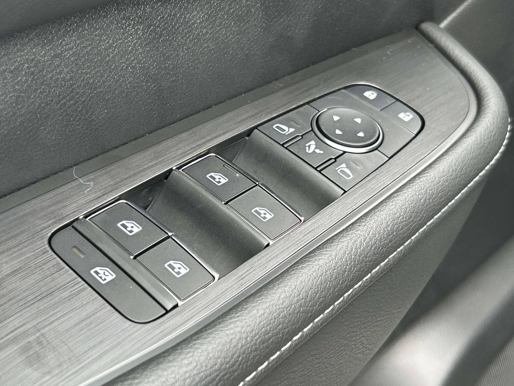 2026 Nissan Armada SL - Photo 28