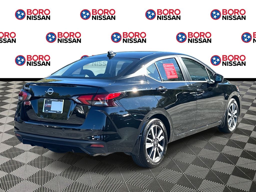 2025 Nissan Versa 1.6 SV photo 2