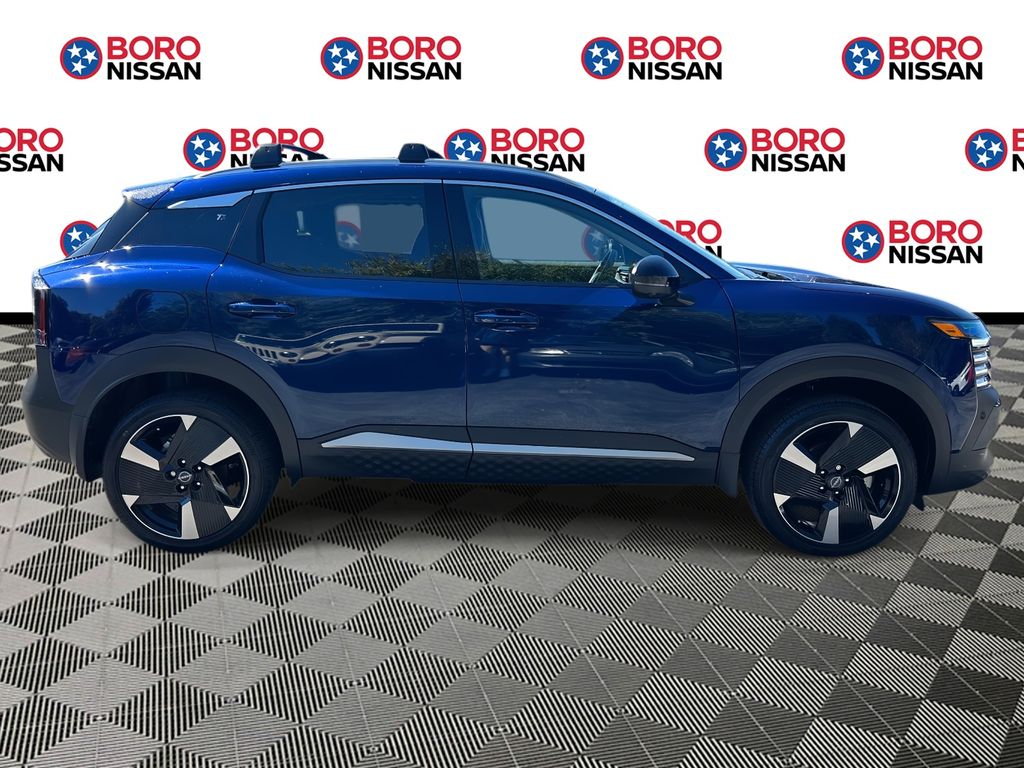 2026 Nissan Kicks SR photo 2