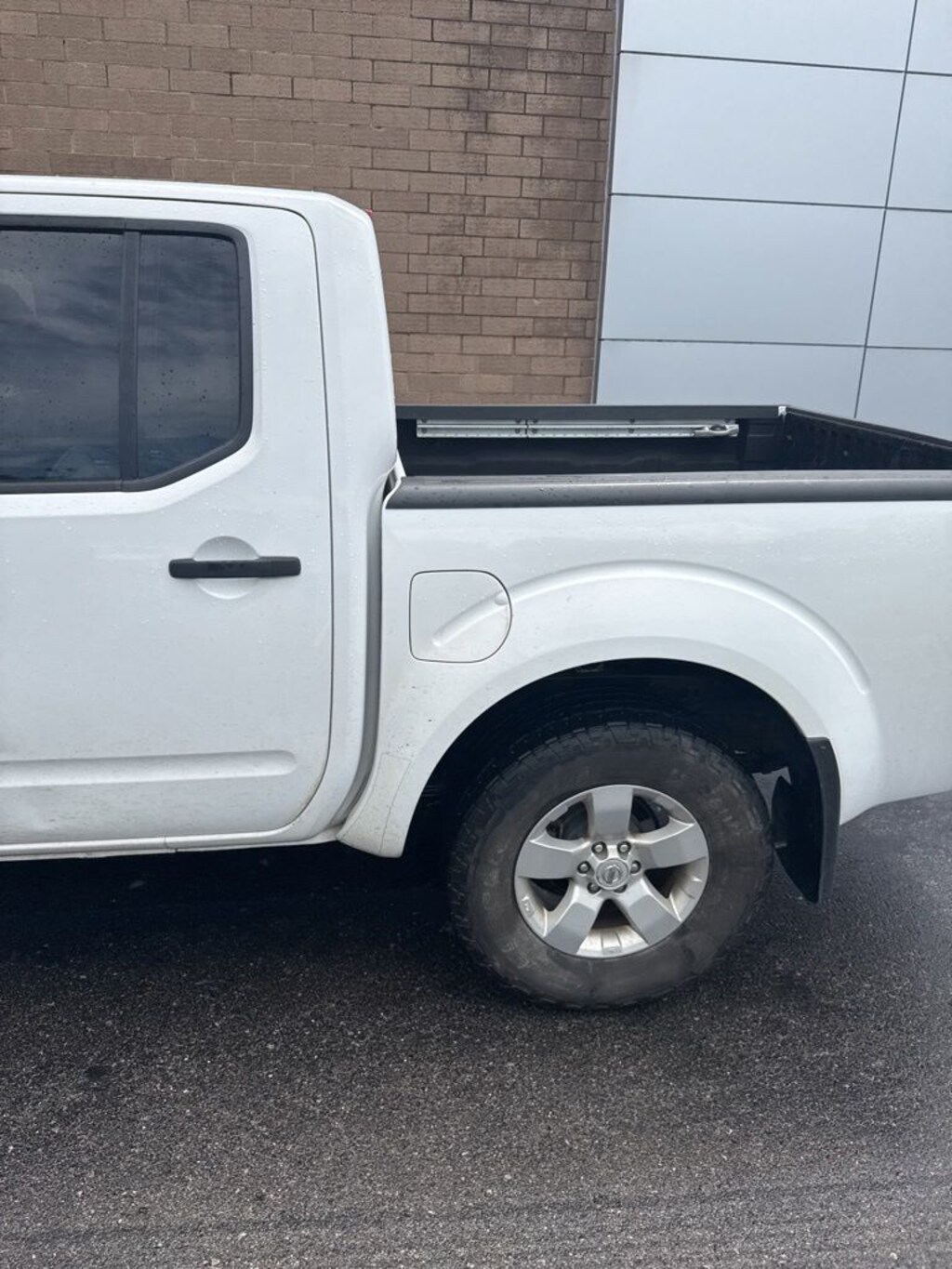 Used 2011 Nissan Frontier SV Truck Crew Cab