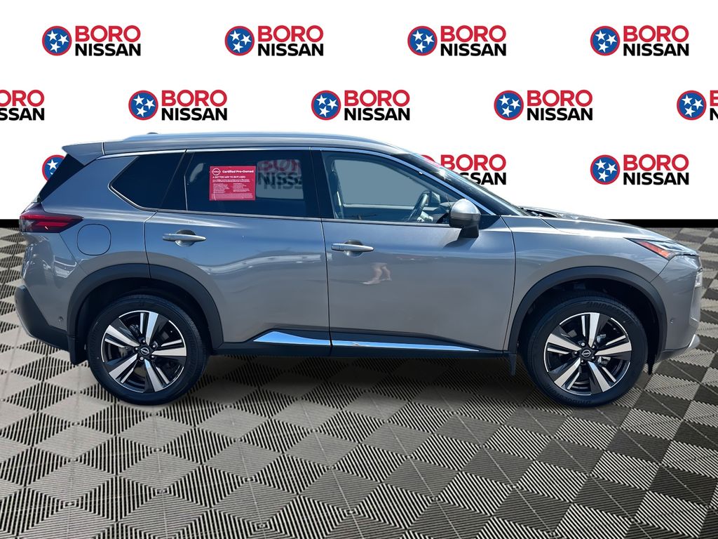 2022 Nissan Rogue Platinum photo 2