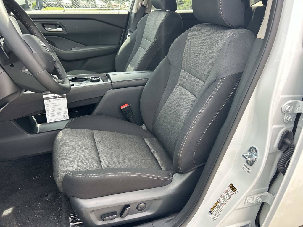 2026 Nissan Rogue SV - Photo 31
