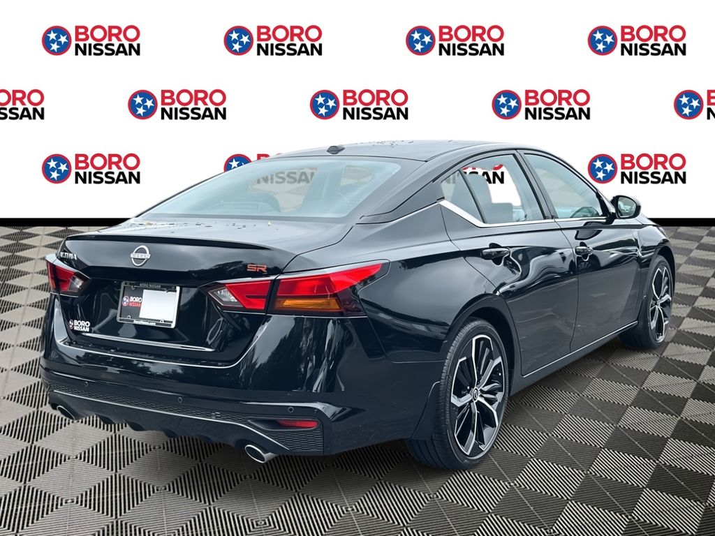 2025 Nissan Altima SR photo 2