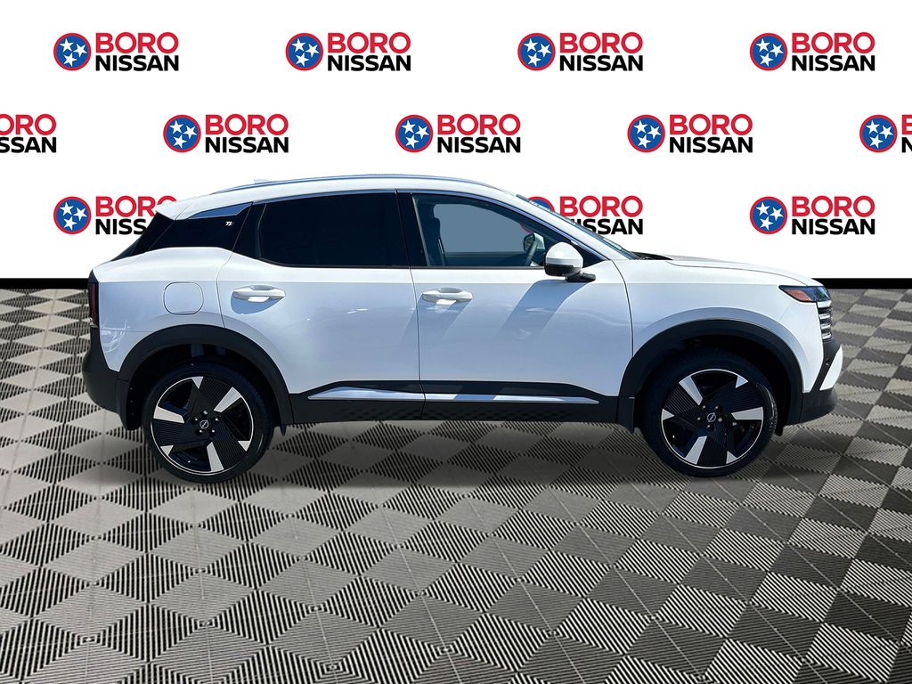 2025 Nissan Kicks SR photo 2