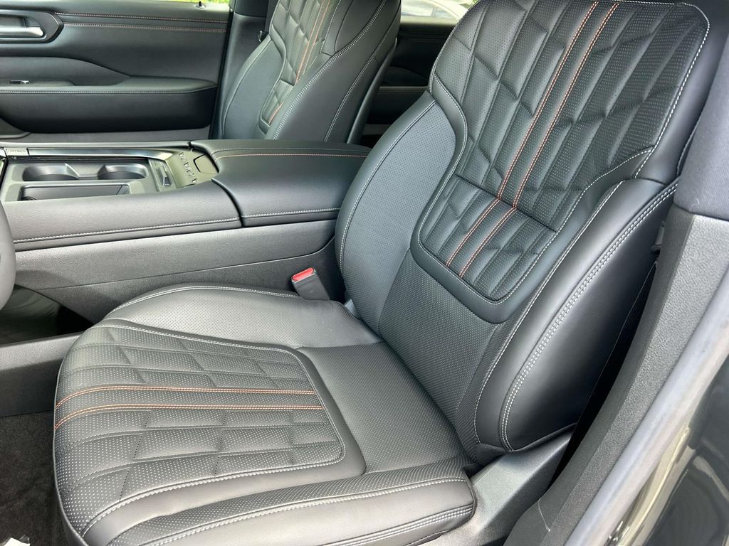 2026 Nissan Armada PRO-4X - Photo 27