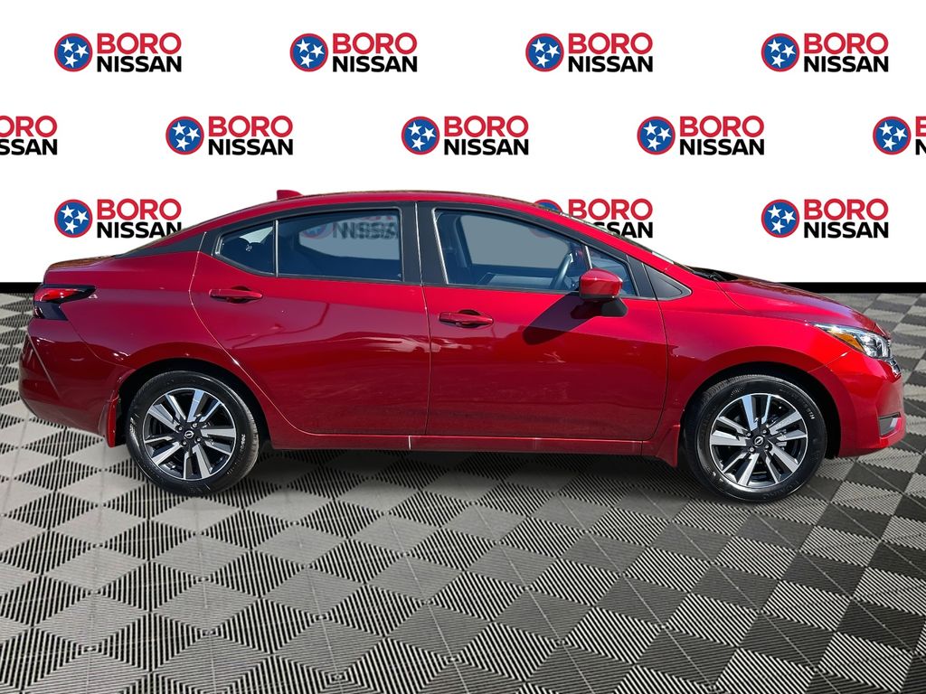 2025 Nissan Versa 1.6 SV photo 2