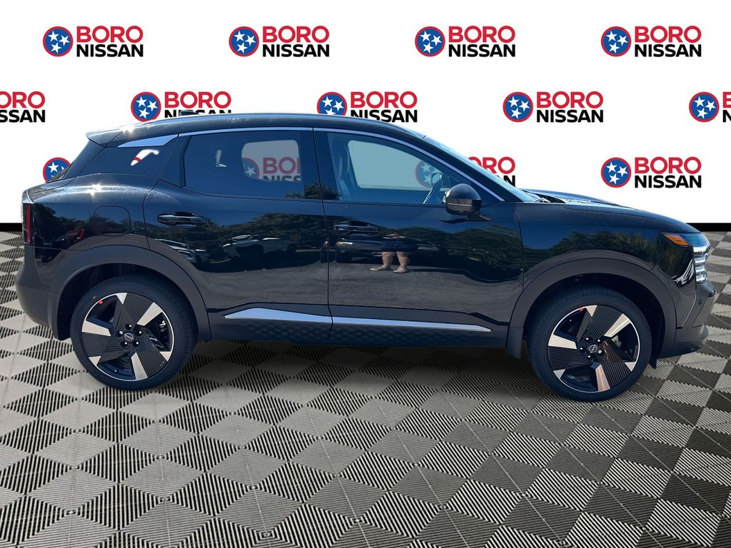 2026 Nissan Kicks SR photo 2