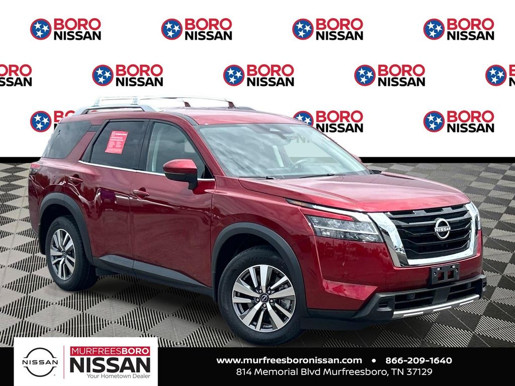 2023 Nissan Pathfinder SL 4WD's photo